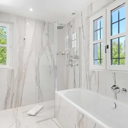 Exceptional Villa- Ac- 5br-10p- Baie Des Canebiers 别墅 *