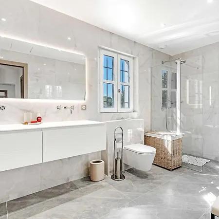 Exceptional Villa- Ac- 5br-10p- Baie Des Canebiers 别墅 圣特罗佩