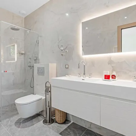 Exceptional Villa- Ac- 5br-10p- Baie Des Canebiers *